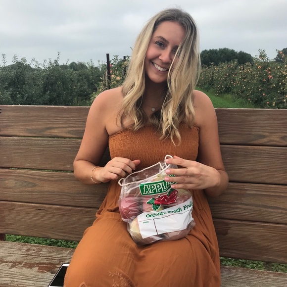 Meet your Posher, Marissa - Picture 5 of 5